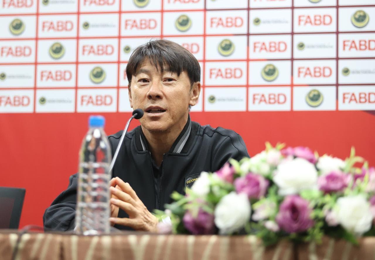 pelatih-timnas-indonesia-shin-tae-yong-saat-menghadiri-sesi-pre-match.jpg