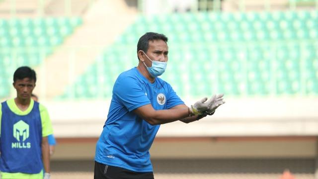 pelatih-timnas-indonesia-u-16-bima-sakti-11.jpg