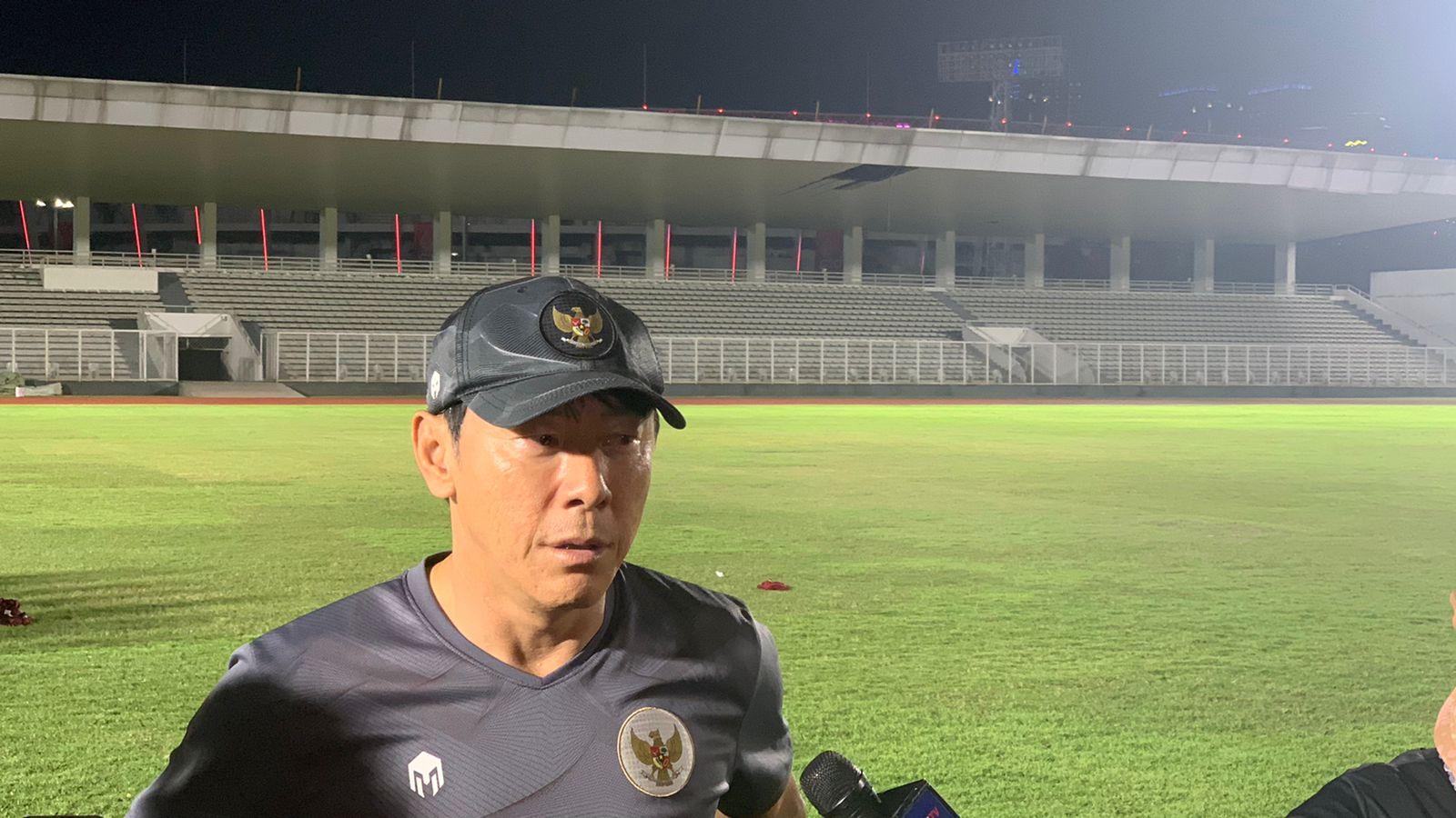pelatih-timnas-indonesia-u-19-shin-tae-yong-seusai-memimpin-latihan-kedua-skuad-garuda.jpg