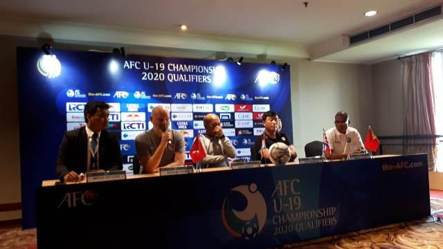 pelatih-timnas-u-19-hong-kong-tholakur-mararnason.jpg