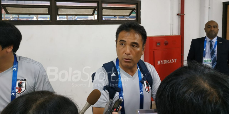 pelatih-timnas-u-19-jepang-masanaga-kageyama_20181025_230947.jpg
