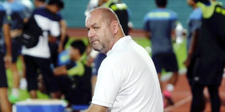 pelatih-timnas-u-19-malaysia-bojan-hodak_20180519_173648.jpg