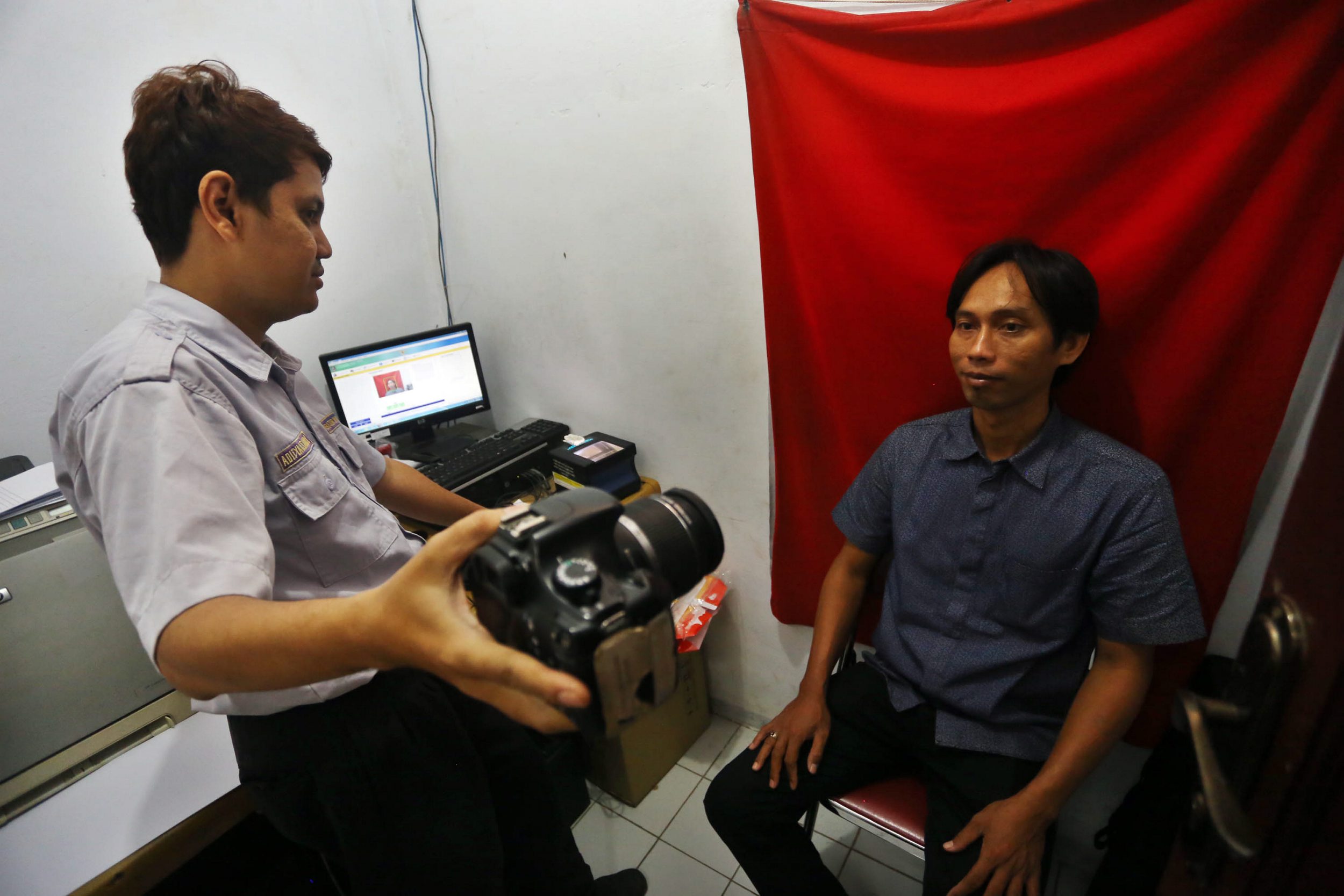 pelayanan-e-ktp-di-kelurahan_20151203_143800.jpg