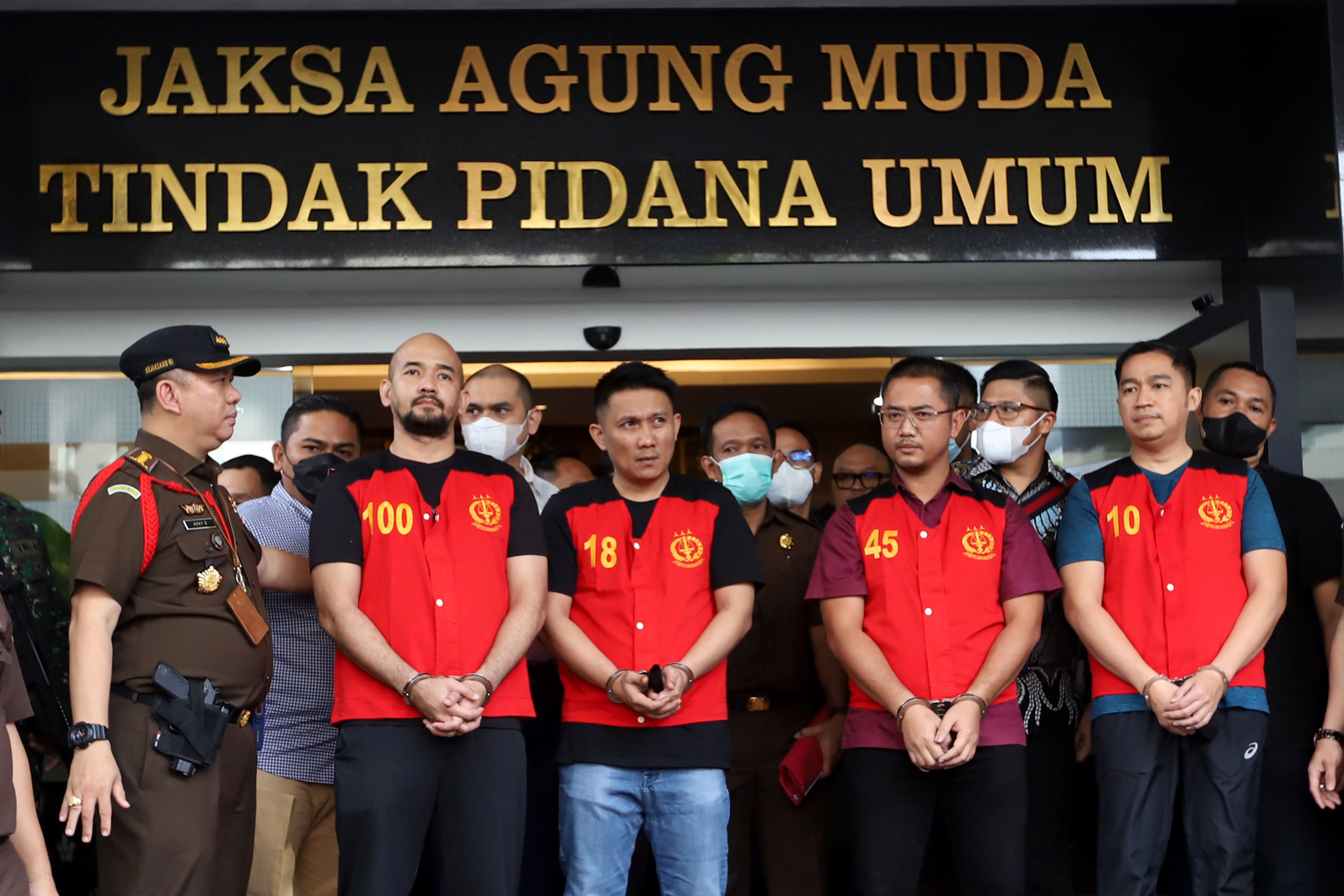 pelimpahan-tersangka-kasus-pembunuhan-berencana-brigadir-j_20221006_001510.jpg