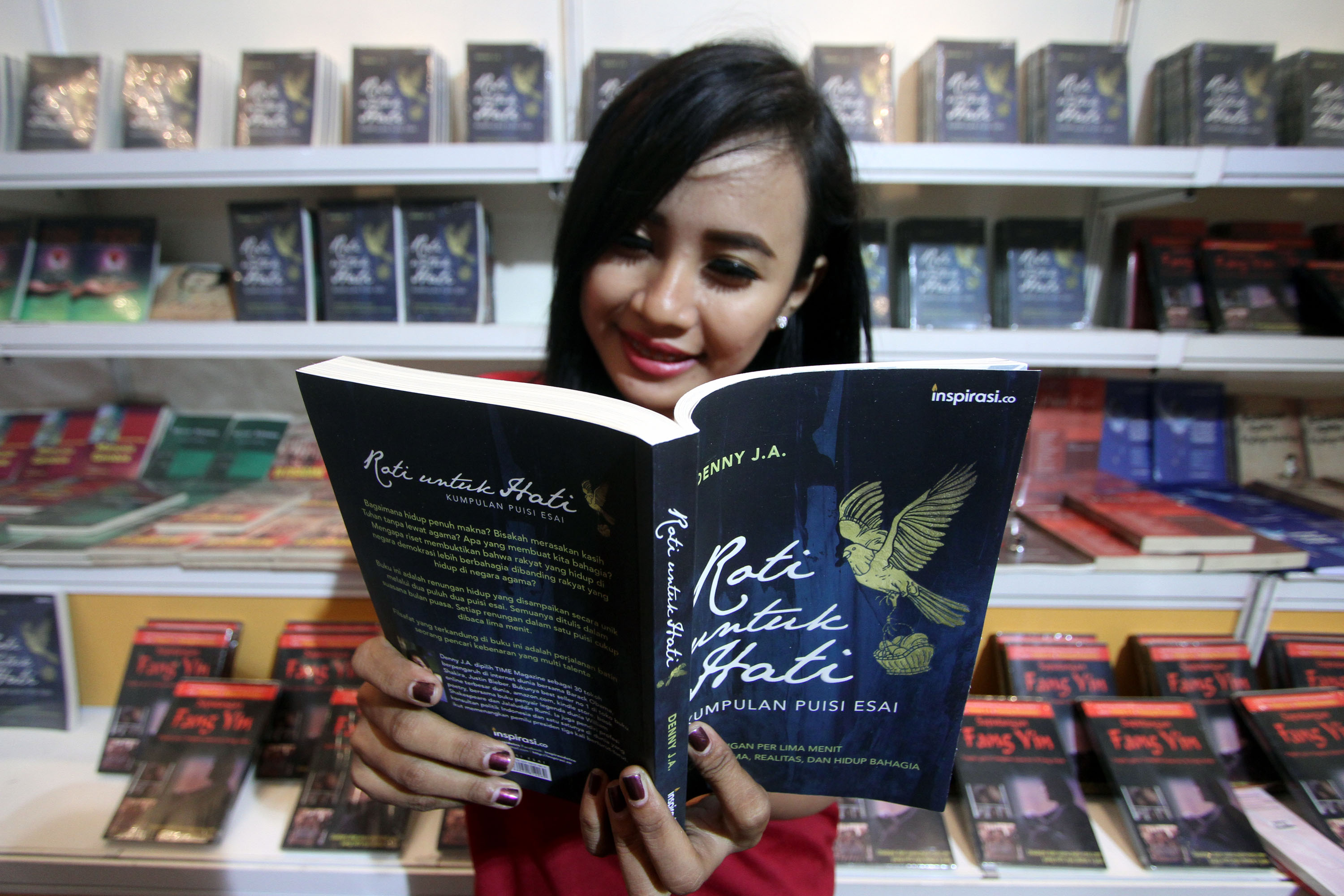 peluncuran-buku-roti-untuk-hati_20150903_230603.jpg