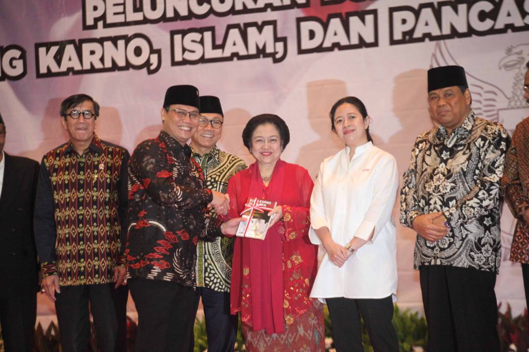 peluncuran-buku_20170621_224914.jpg