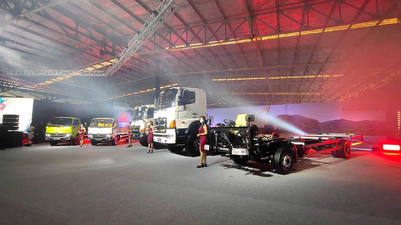 peluncuran-light-duty-truck-hino-dutro.jpg