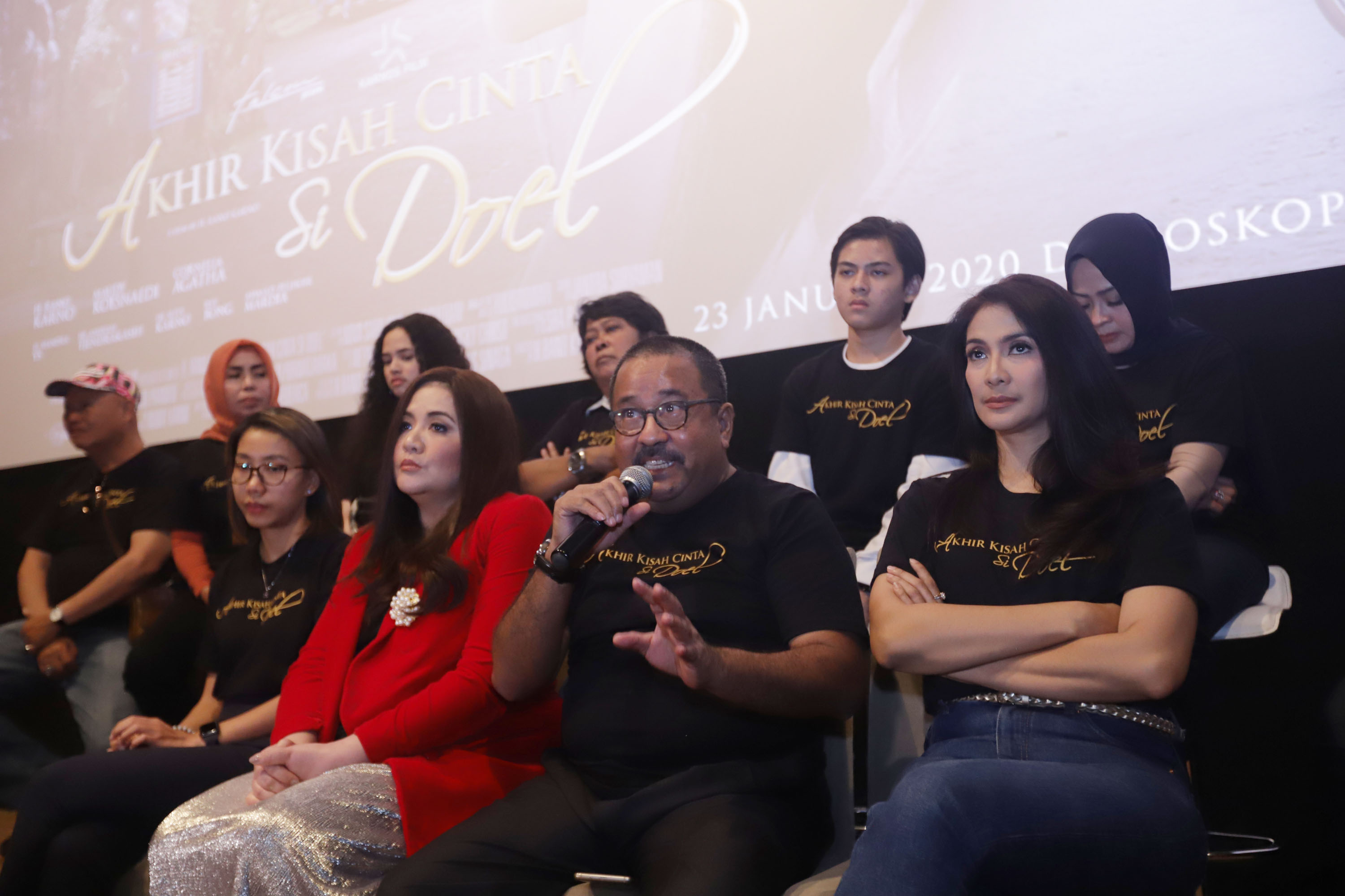 peluncuran-poster-dan-trailer-film-si-doel-the-movie-3_20191216_220341.jpg