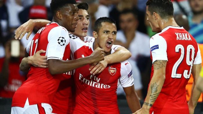 pemain-arsenal-alexis-sanchez-berselebrasi-usai-mencetak_20160914_043252.jpg