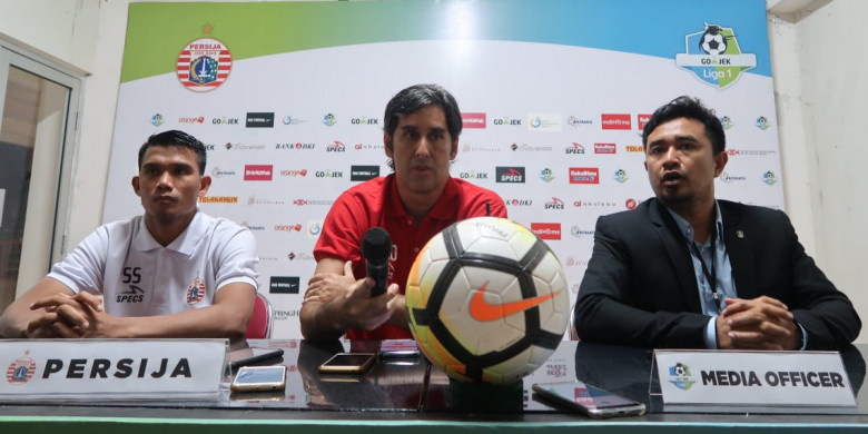 pemain-dan-pelatih-persija-jakarta_20180718_160400.jpg