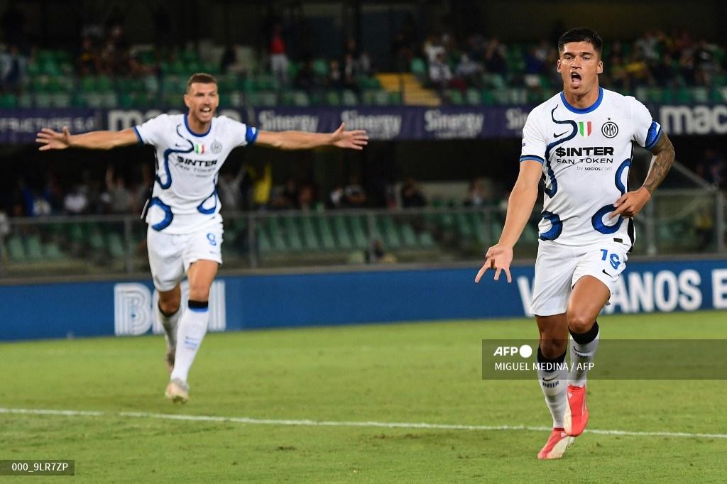 pemain-depan-inter-milan-asal-argentina-joaquin-correa-merayakan-setelah-mencetak-gol.jpg
