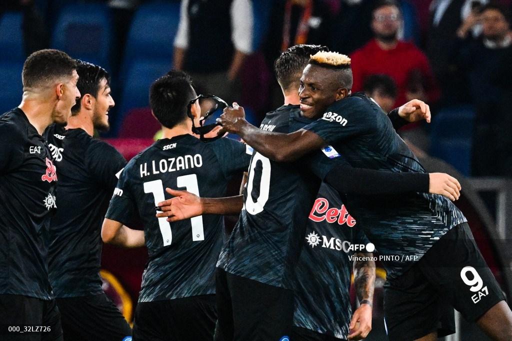 pemain-depan-napoli-victor-osimhen-kanan-melakukan-selebrasi.jpg