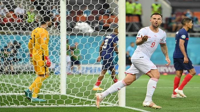 pemain-depan-swiss-haris-seferovic-merayakan-gol.jpg