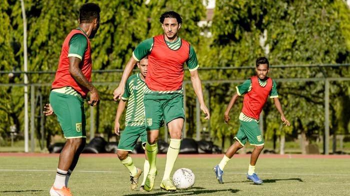 pemain-persebaya-mengikuti-latihan-pada-hari-ketiga-pemusatan-latihan.jpg