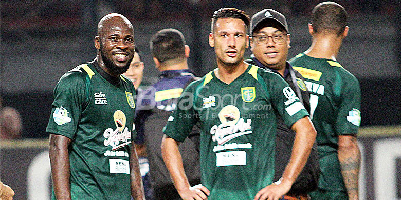 pemain-persebaya-surabaya-ok-jhon-dan-raphael-maitimo_20180722_165104.jpg