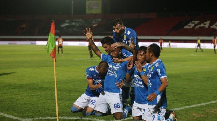 pemain-persib-bandung-patrich-wanggai-melakukan-selebrasi-usai-menjebol-gawang-perseru-serui-11.jpg