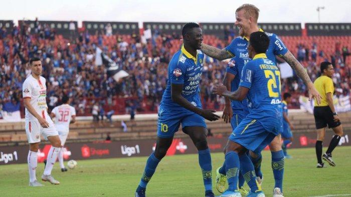pemain-persib-bandung-saat-pertandingan-melawan-persija.jpg