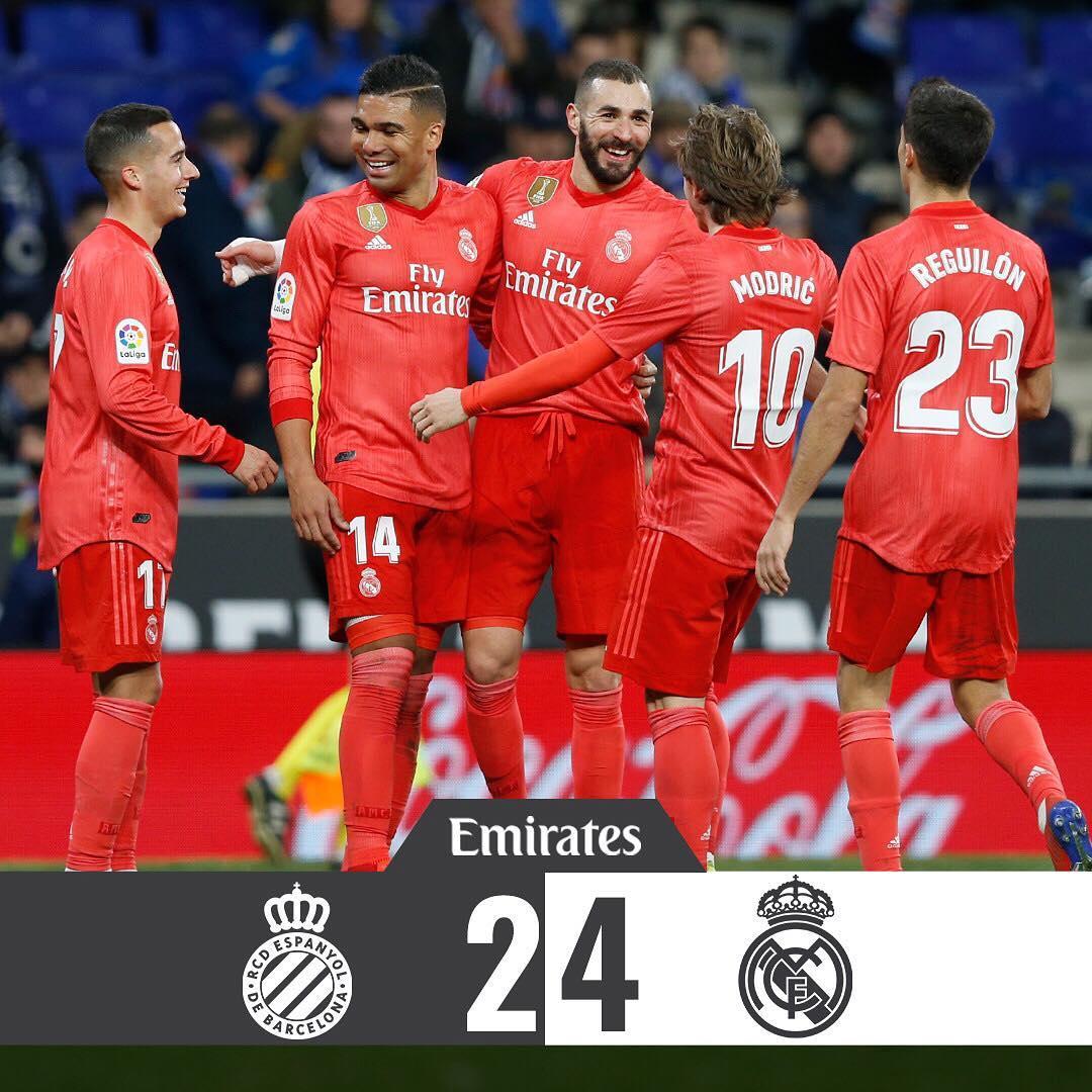 pemain-real-madrid-merayakan-gol.jpg