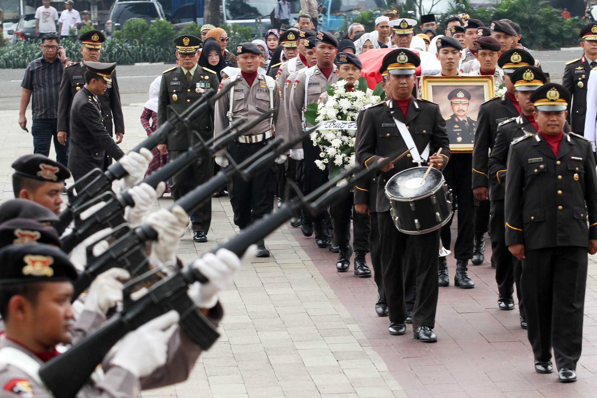 pemakaman-abubakar-korban-kebakaran-rs-mintoharjo_20160316_224125.jpg