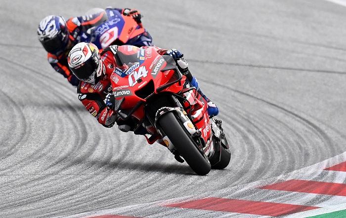 pembalap-ducati-italia-andrea-dovizioso-kanan-dan-red-bull-ktm-3.jpg