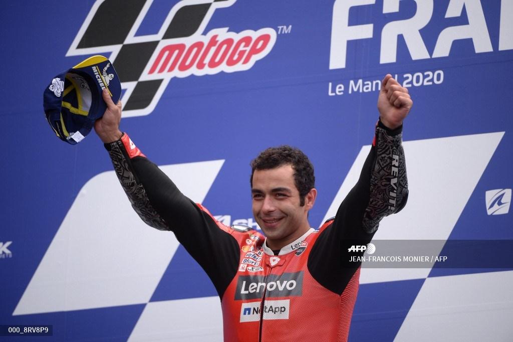 pembalap-ducati-italia-danilo-petrucci-merayakan-kemenangan-motogp-prancis-2020.jpg