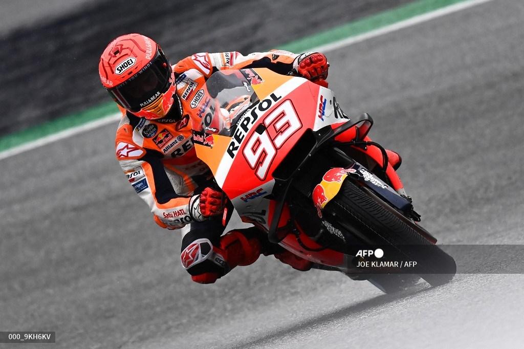 pembalap-honda-spanyol-marc-marquez-mengemudikan-sepeda-motornya.jpg