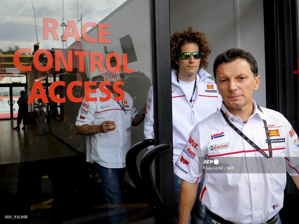 pembalap-italia-marco-simoncelli-kiri-dan-manajer-tim-italia-fausto-gresini.jpg