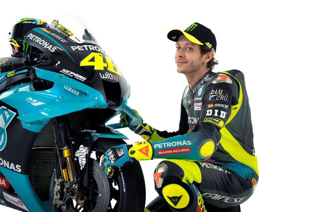 pembalap-motogp-asal-italia-valentino-rossi-saat-launching-bersama-yamaha-petronas-srt.jpg