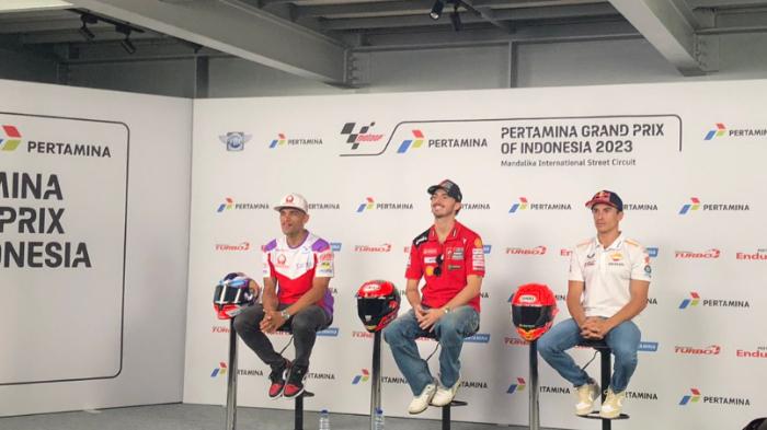pembalap-pramac-ducati-jorge-martin-dari-kiri-francesco-bagnaia-pembalap-ducati-lenovo.jpg