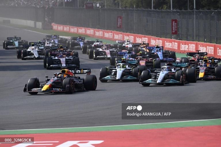 pembalap-red-bull-racing-asal-belanda-max-verstappen-memimpin-f1-mexico.jpg