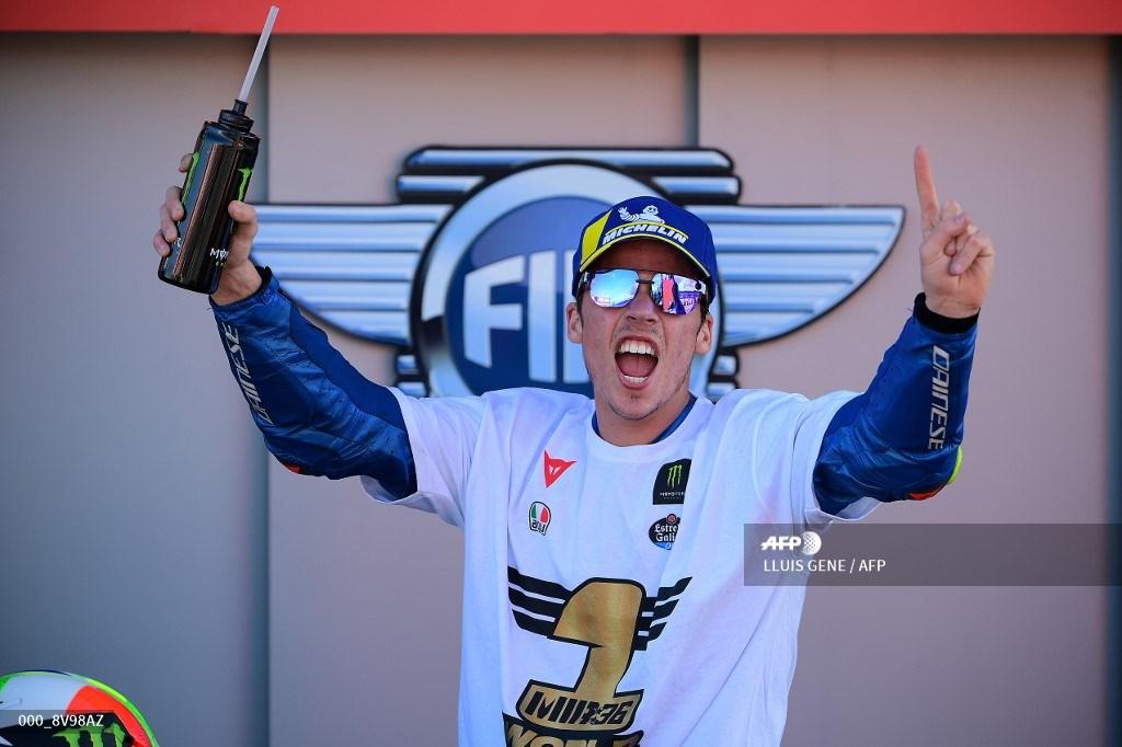 pembalap-spanyol-suzuki-ecstar-joan-mir-merayakan-gelar-juara-dunia-motogp-2020.jpg