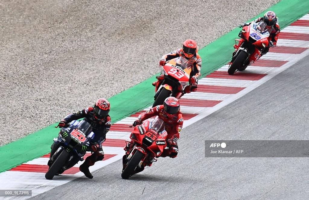 pembalap-yamaha-prancis-fabio-quartararo-pembalap-italia-ducati-francesco-bagnaia.jpg