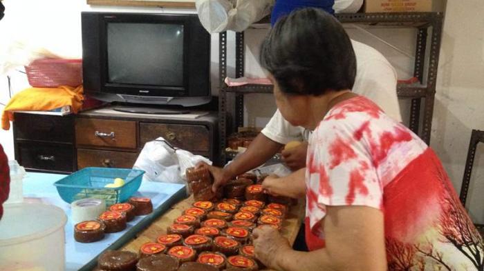 pembuat-kue-keranjang_2_20160121_111329.jpg