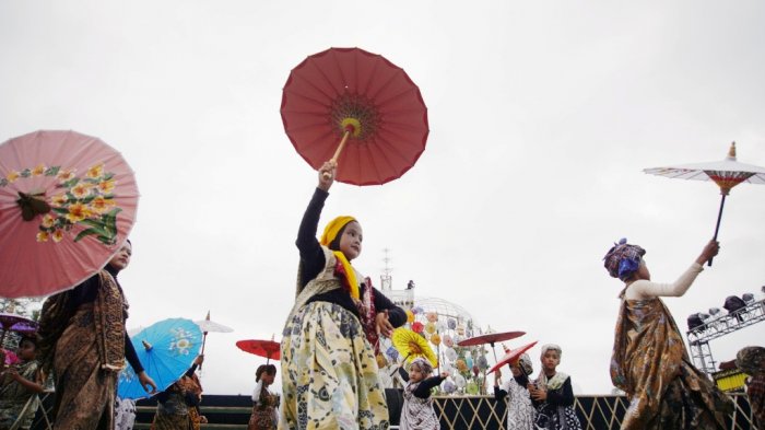 pembukaan-festival-payung-indonesia-2018-di-taman-lumbini-candi-borobudur_20180907_214850.jpg