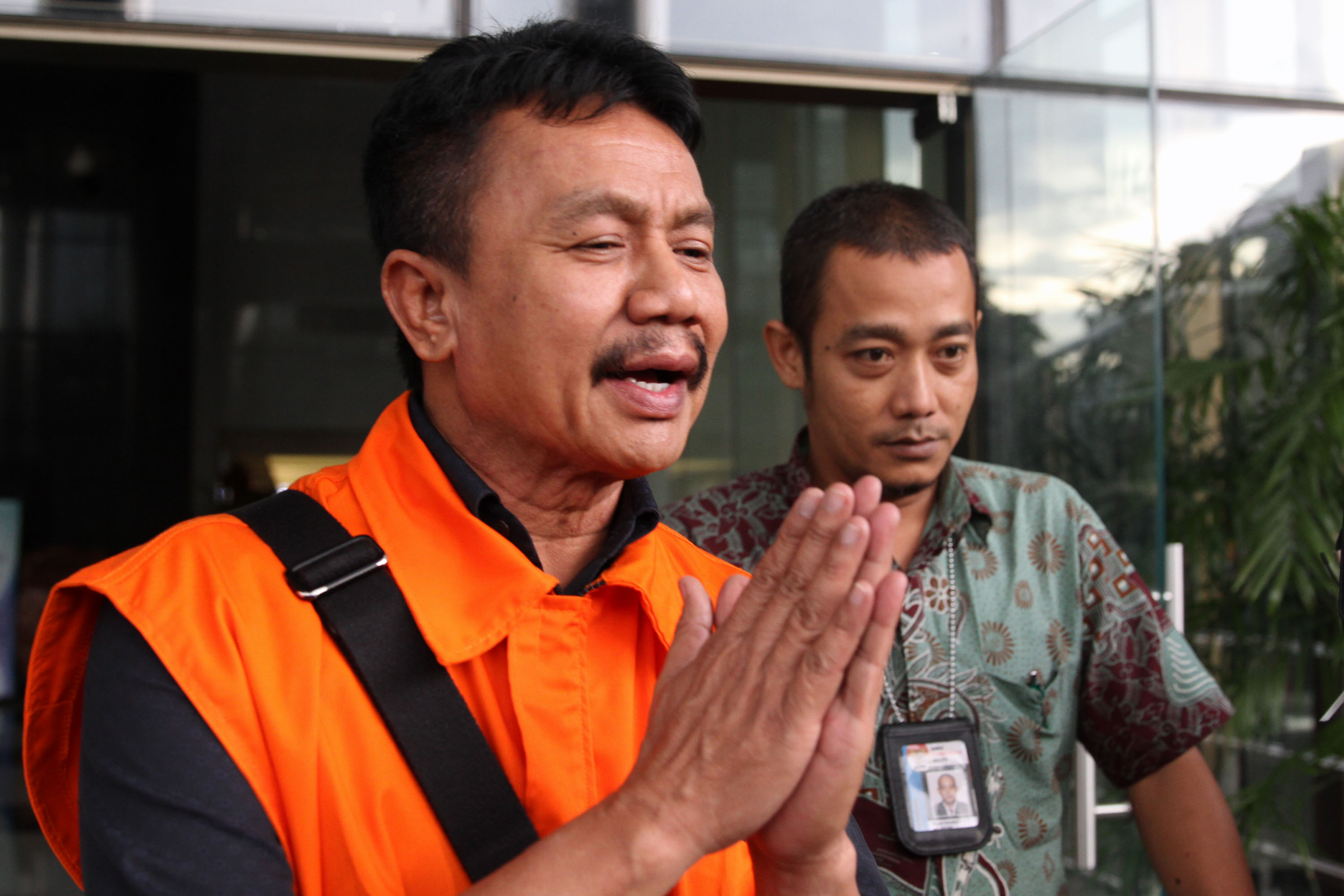 pemeriksaan-bupati-jombang-nyono_20180209_182720.jpg
