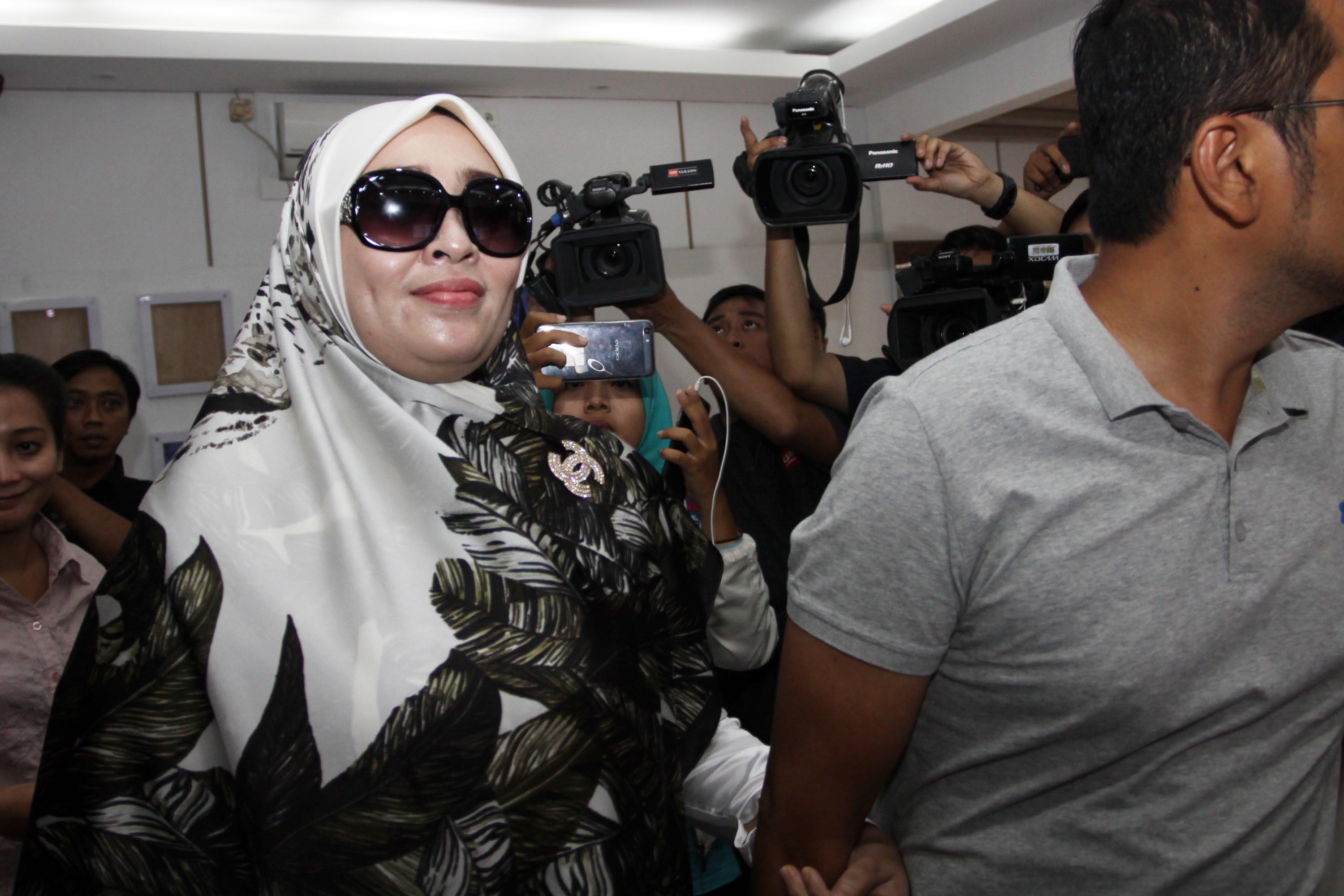 pemeriksaan-firza-husein-terkait-kasus-pornografi_20170516_160853.jpg