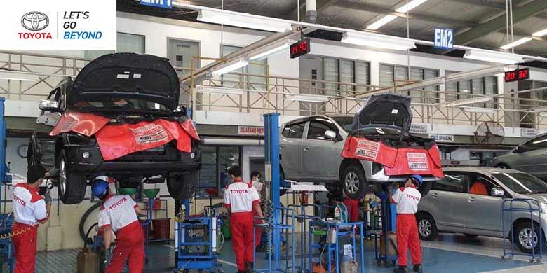 pemeriksaan-kendaraan-di-bengkel-toyota_20161120_150448.jpg