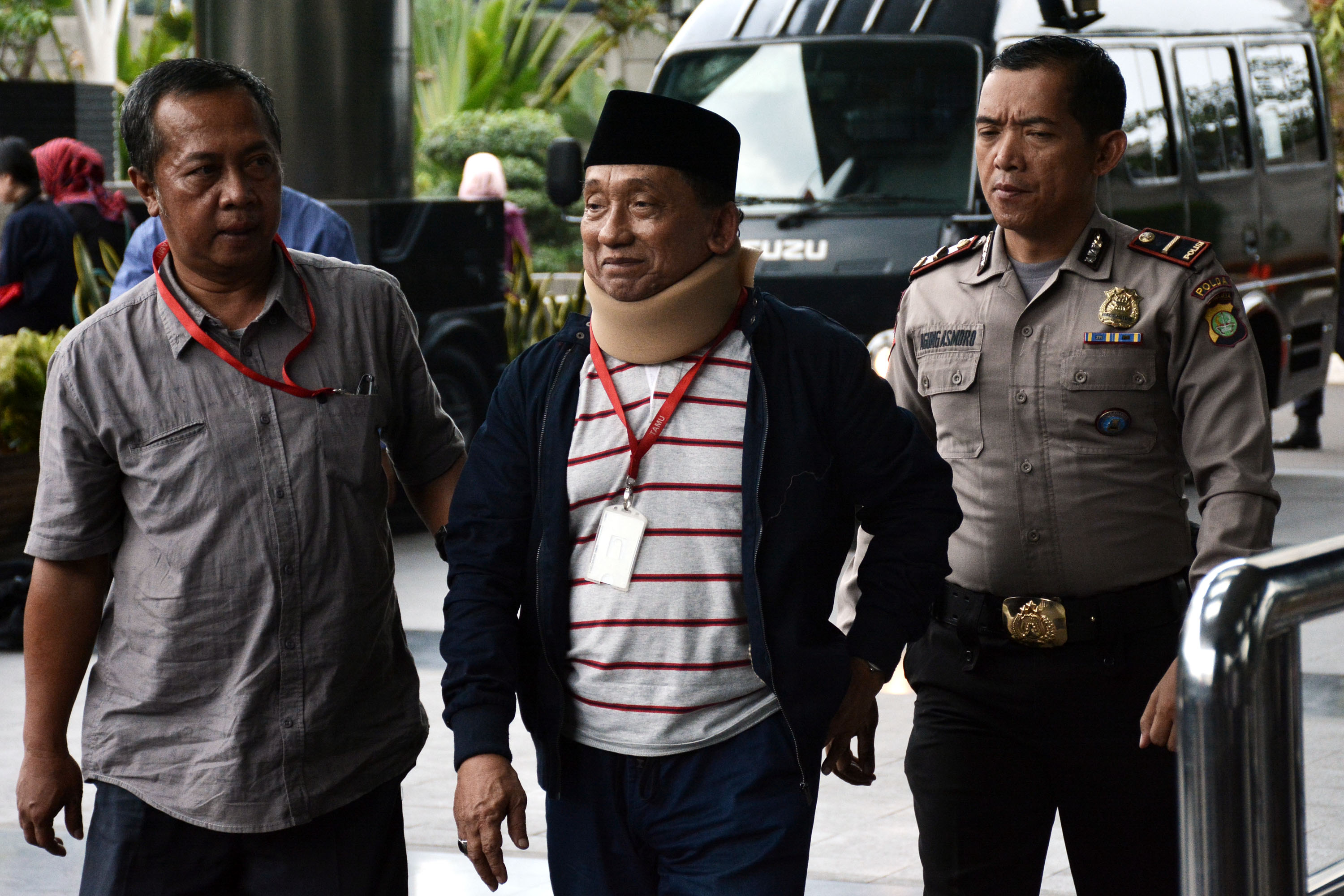 pemeriksaan-saksi-kasus-suap-kalapas-sukamiskin_20181022_193758.jpg