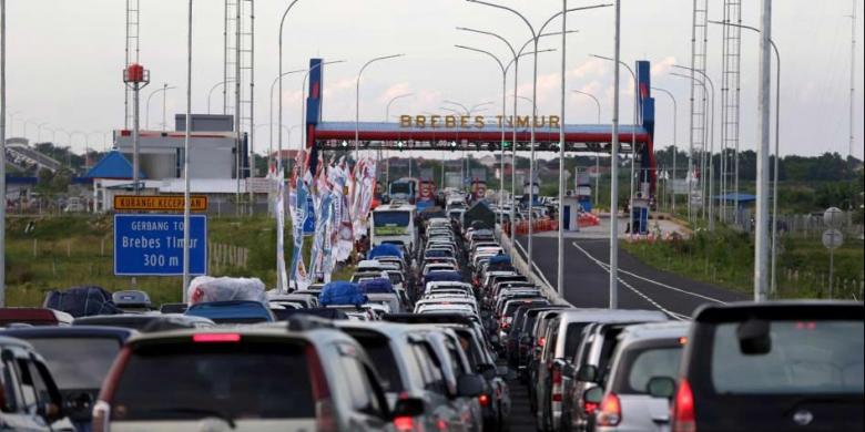 pemerintah-ceroboh-buka-brebes-exit-timur-dan-pantura_20160715_110843.jpg