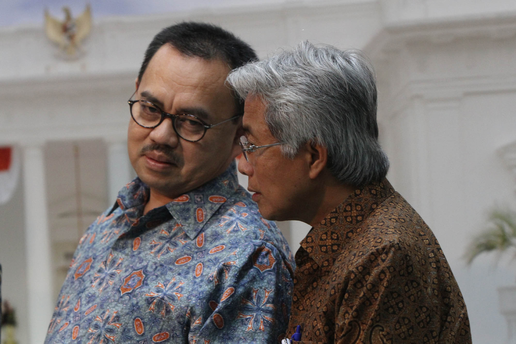 pemerintah-umumkan-penurunan-harga-bbm_20160331_013100.jpg