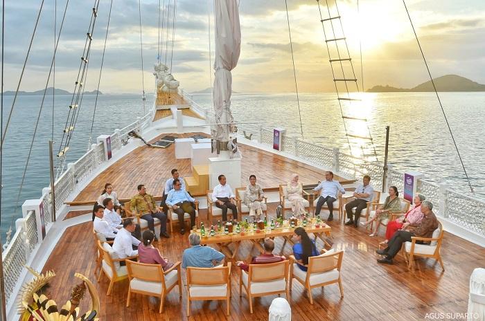 pemimpin-negara-asean-joy-sailing-menikmati-sunset.jpg