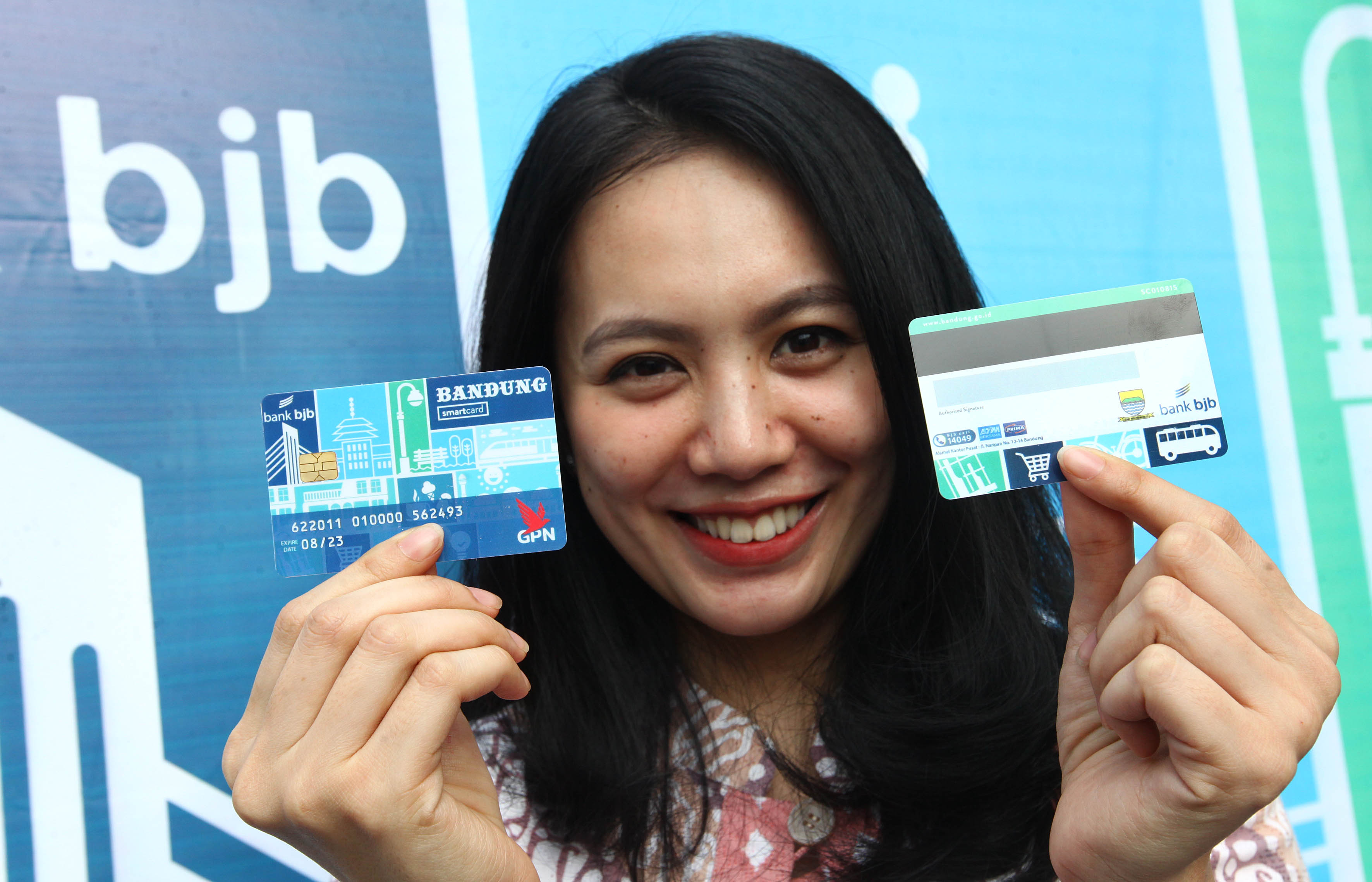 pemkot-bandung-dan-8-bank-nasional-luncurkan-bandung-smart-card_20180813_205103.jpg