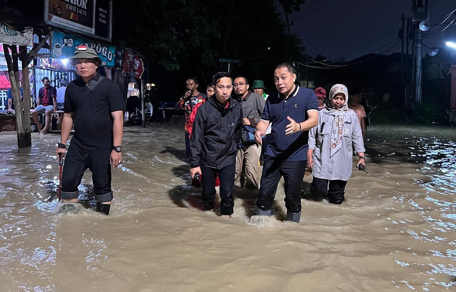 pemkot-surabaya-penanganan-banjir-24224.jpg