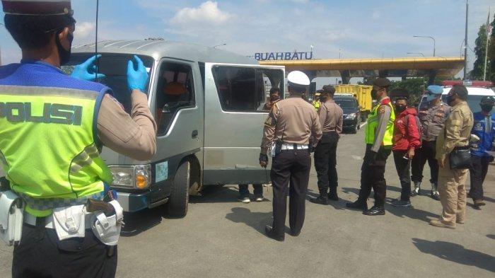 pemudik-dari-lampung-mau-ke-cilacap-dihalau-suruh.jpg