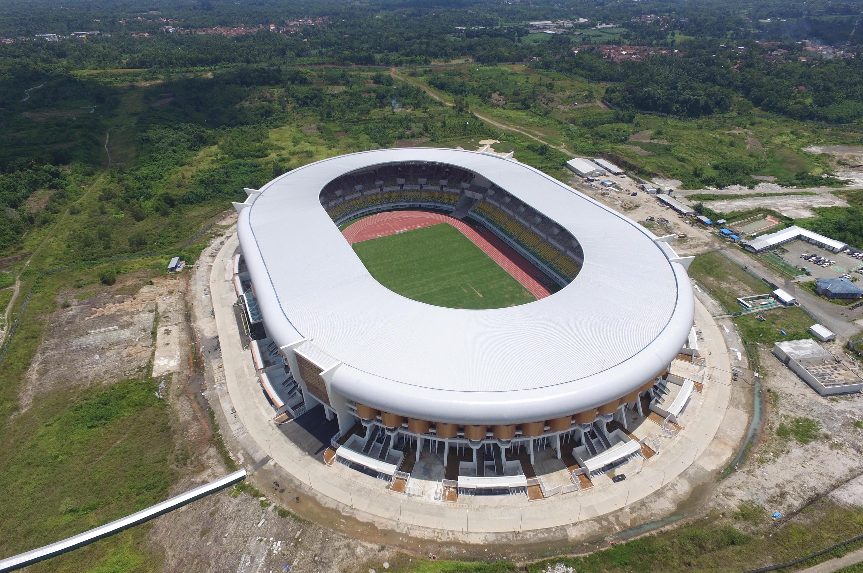 penampakan-banten-international-stadium-bis-dari-udara_20220310_193436.jpg