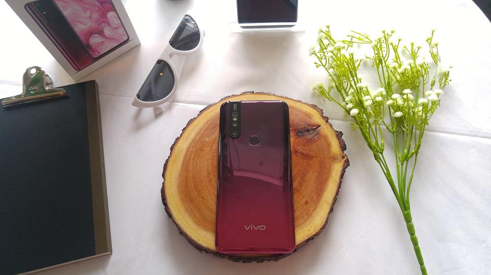 penampakan-vivo-v15-22-feb-2019.jpg