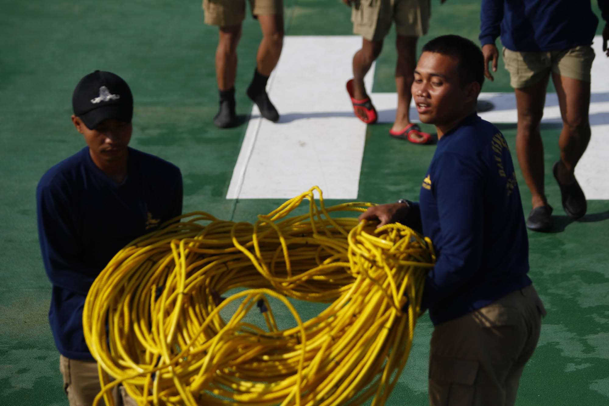 pencarian-korban-airasia-qz8501_20150101_161151.jpg
