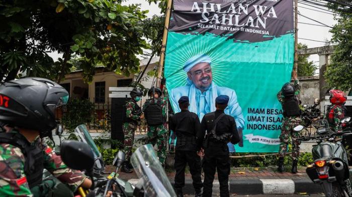 pencopotan-baliho-bergambar-rizieq-shihab-24112020.jpg