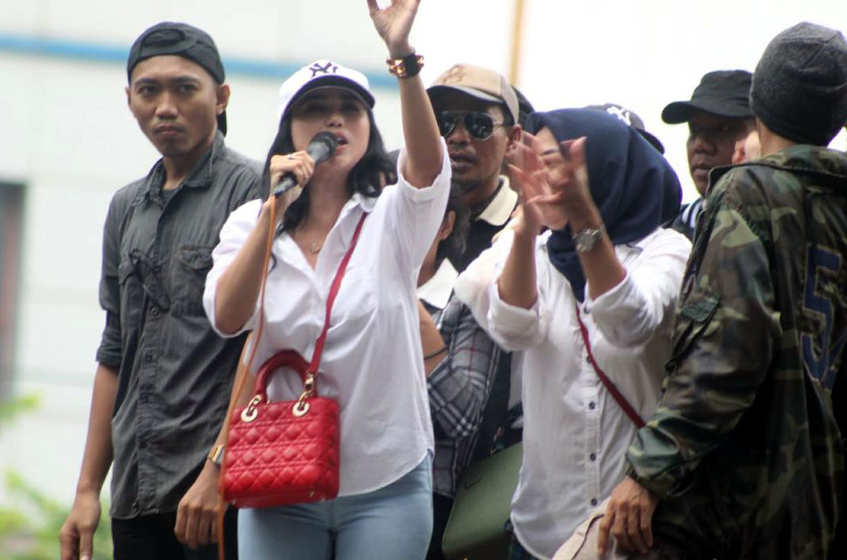 pendangdut-belize-tuntut-menteri-yasonna-laoly-minta-maaf_20200122_174320.jpg