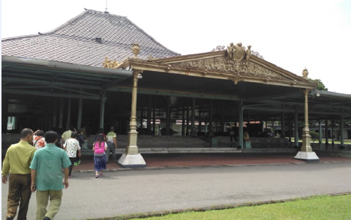 pendopo-ageng-pura-mangkunegaran_20160601_110040.jpg